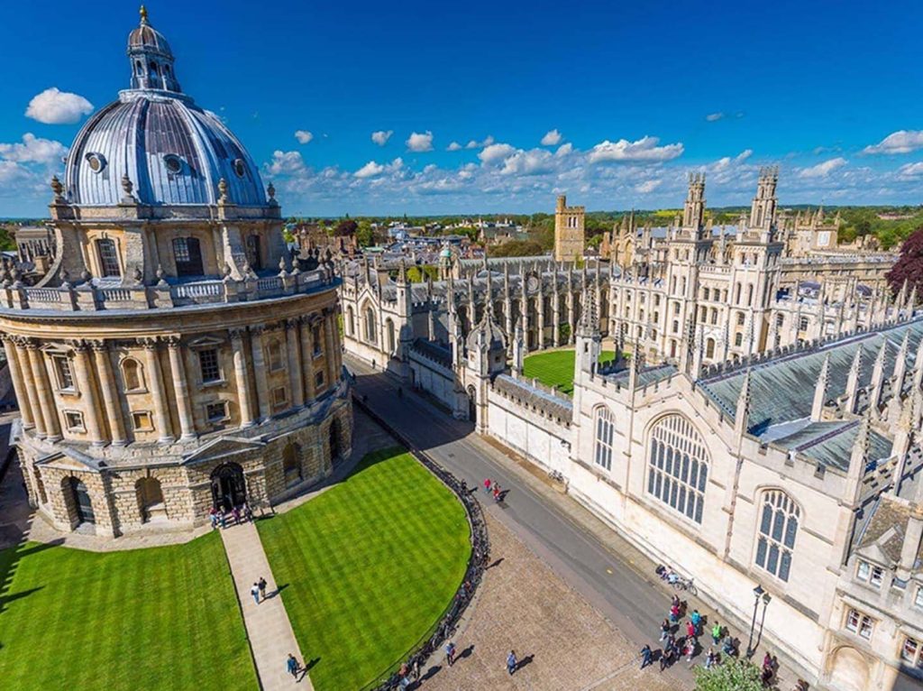 Exploring Oxford: A Personal Journey through Must-Visit Attractions